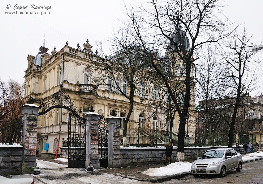 вілла Франц. фасад з вул.Коновальця