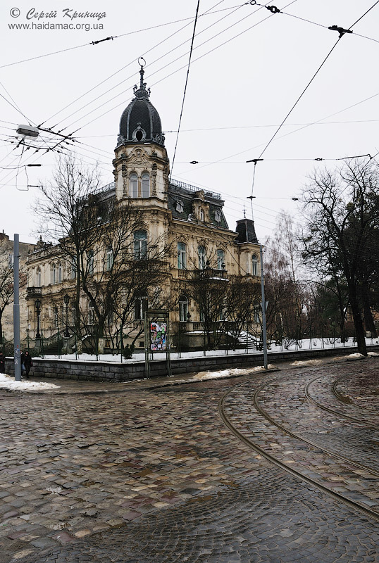 ріг вул.Мельника та Коновальця