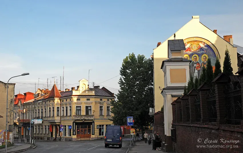 ріг Стрийської та Мазепи. Мозаїчне зображення братів василіанів