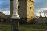 1571